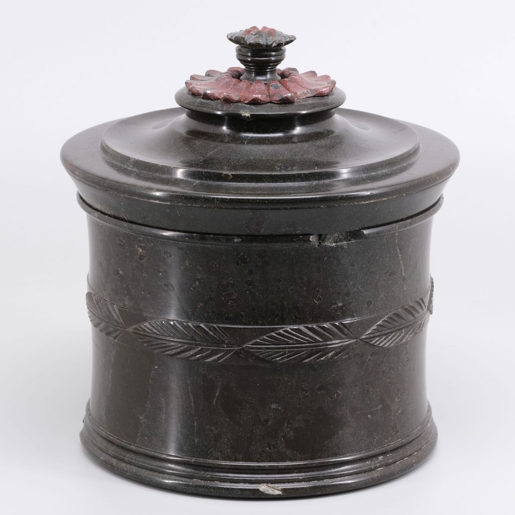 Serpentin Deckelgefäß Sachsen Kunsthandlung Kühne